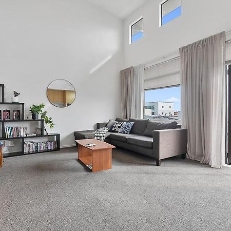 Roomy High-Ceiling Loft Apartment - Free Parking! Окленд Екстер'єр фото
