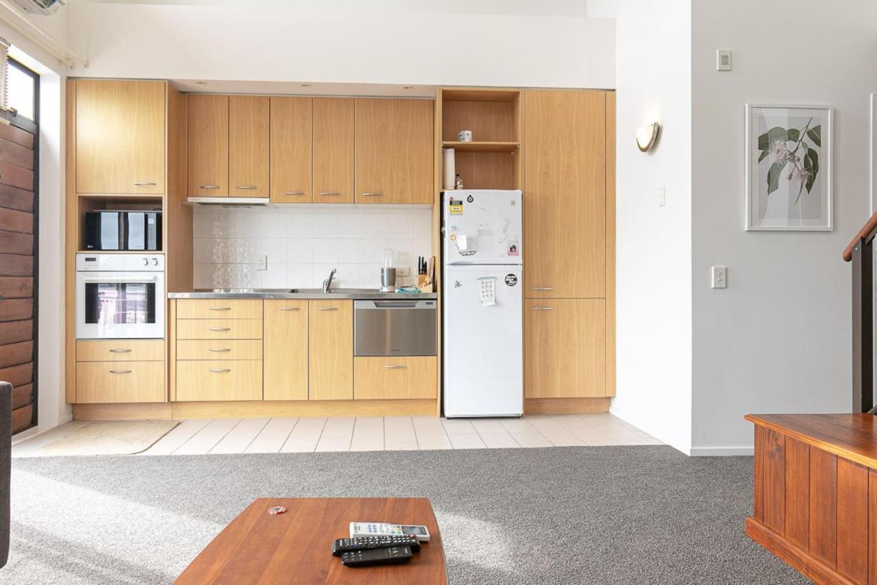Roomy High-Ceiling Loft Apartment - Free Parking! Окленд Екстер'єр фото