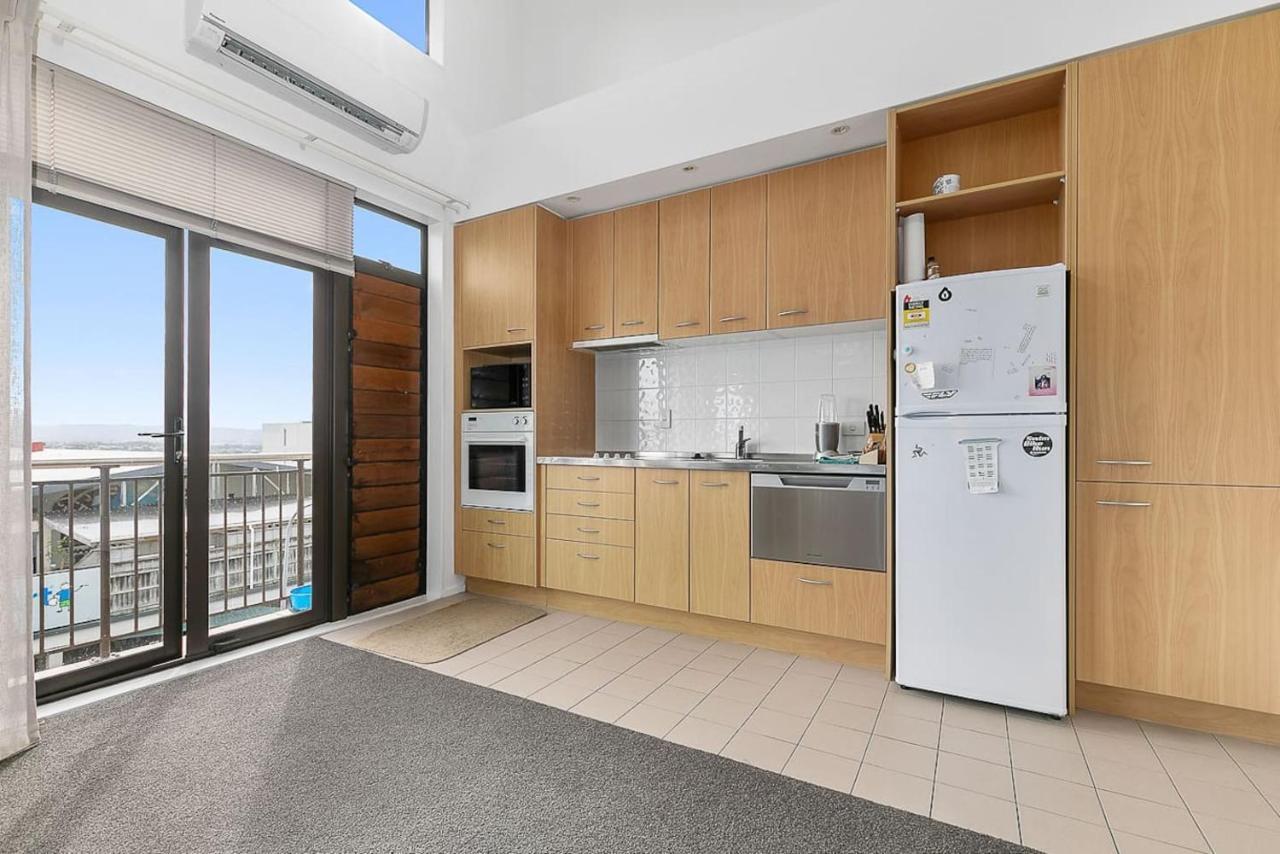 Roomy High-Ceiling Loft Apartment - Free Parking! Окленд Екстер'єр фото
